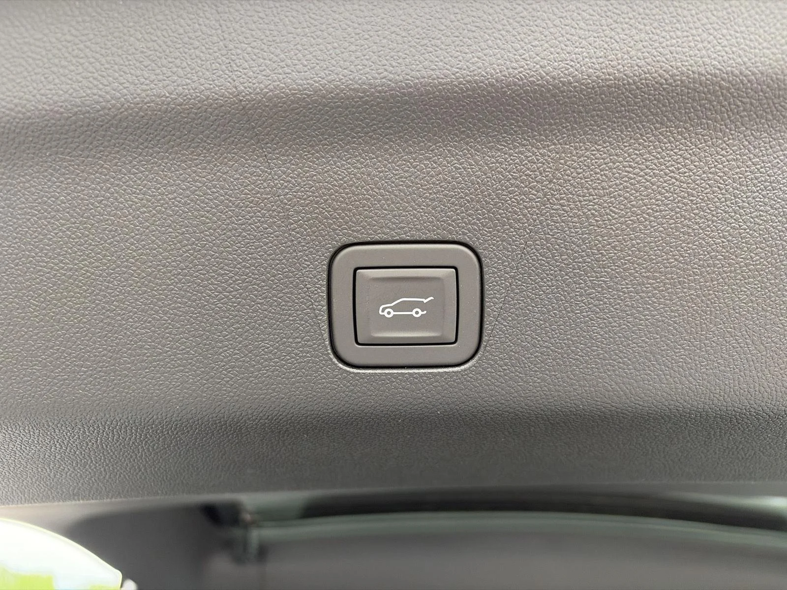 New 2026 Polar White Tricoat Chevrolet Premier image 6
