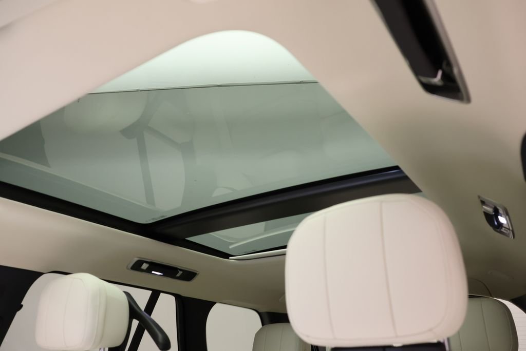 2026 Land Rover Range Rover SE - Photo 13