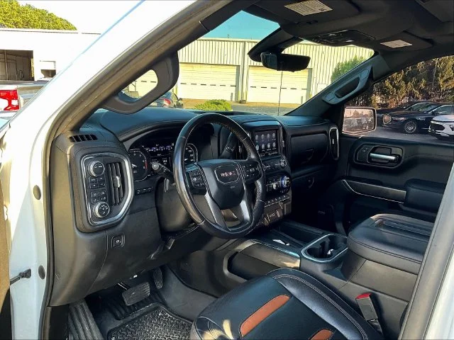 Used 2021 White GMC AT4 image 9