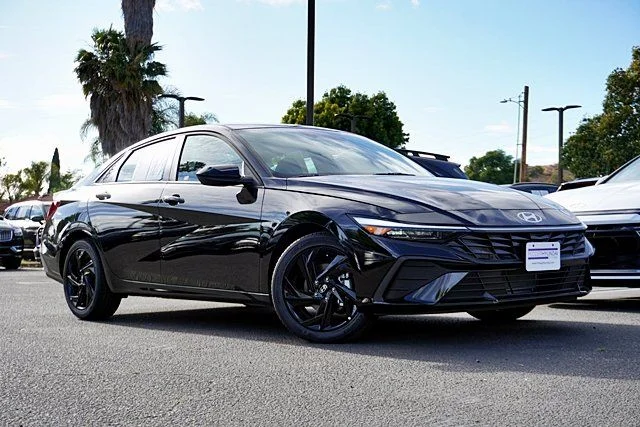 Used 2026 Black Hyundai SEL Sport image 1