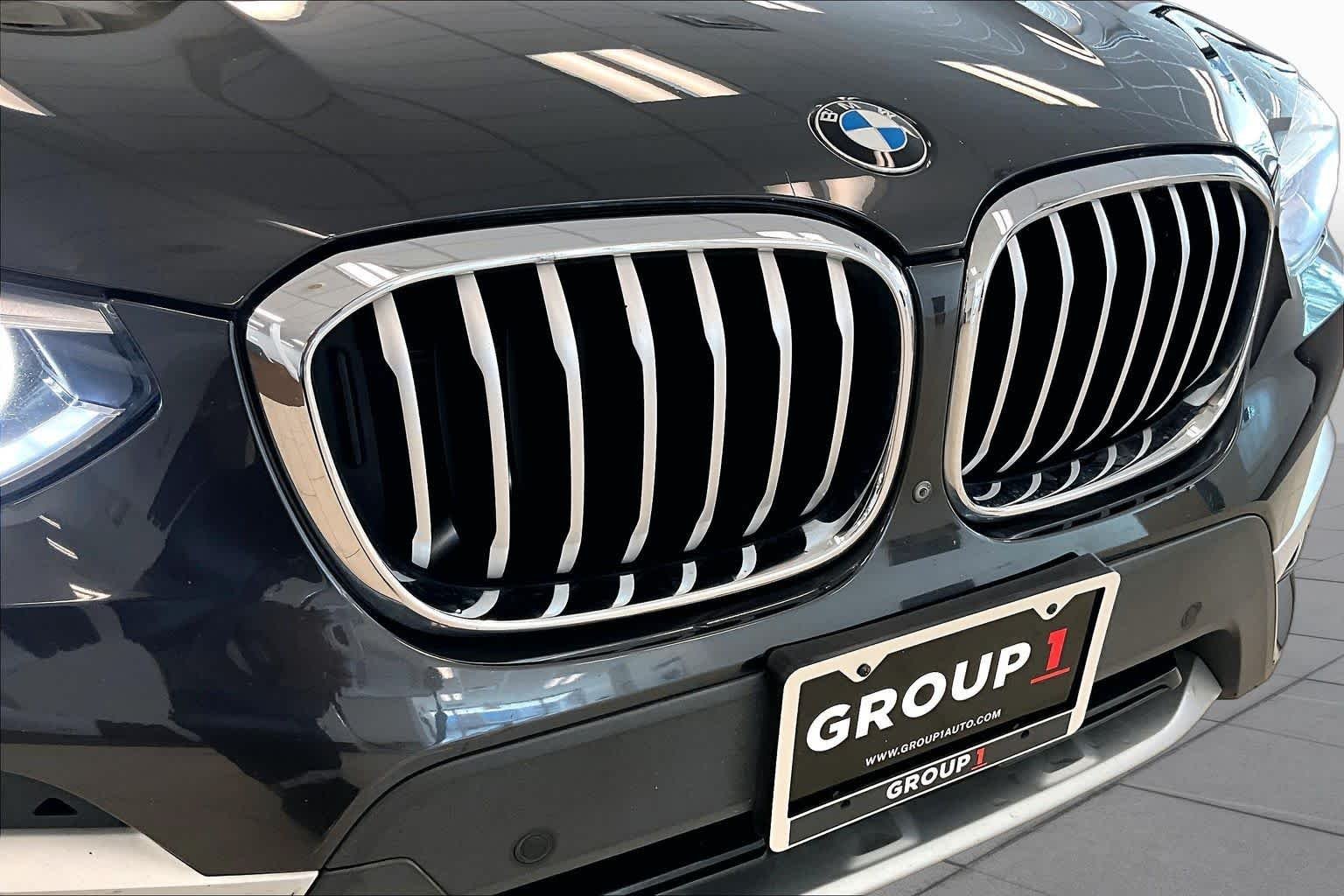 Used 2020 Dark Graphite Metallic BMW sDrive30i image 29