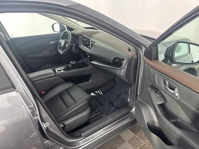 Used 2023 Gray Nissan SV image 37