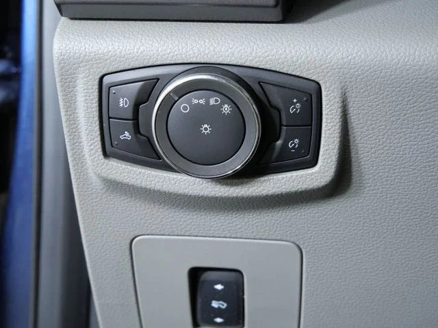 Used 2016 Blue Ford XLT image 22