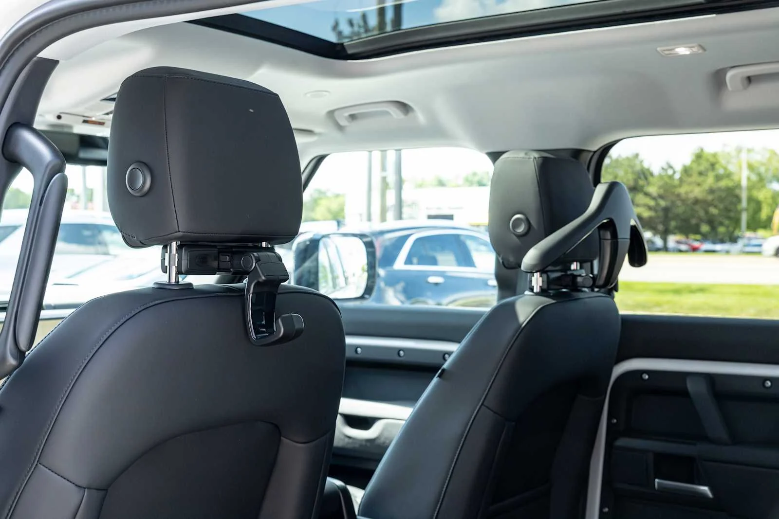 New 2026 Fuji White Land Rover S image 32