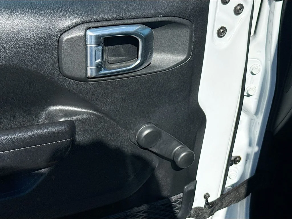 Used 2021 White Jeep Unlimited Willys image 19