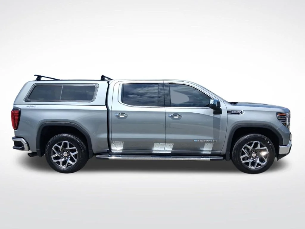 Used 2024 Silver GMC SLT image 4
