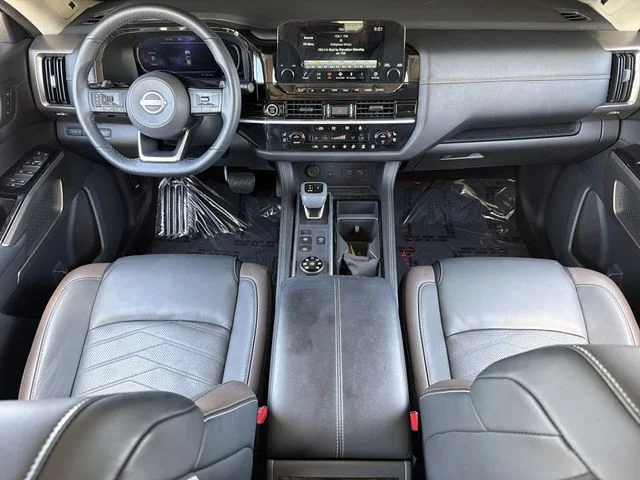 Used 2024 White Nissan Platinum image 18