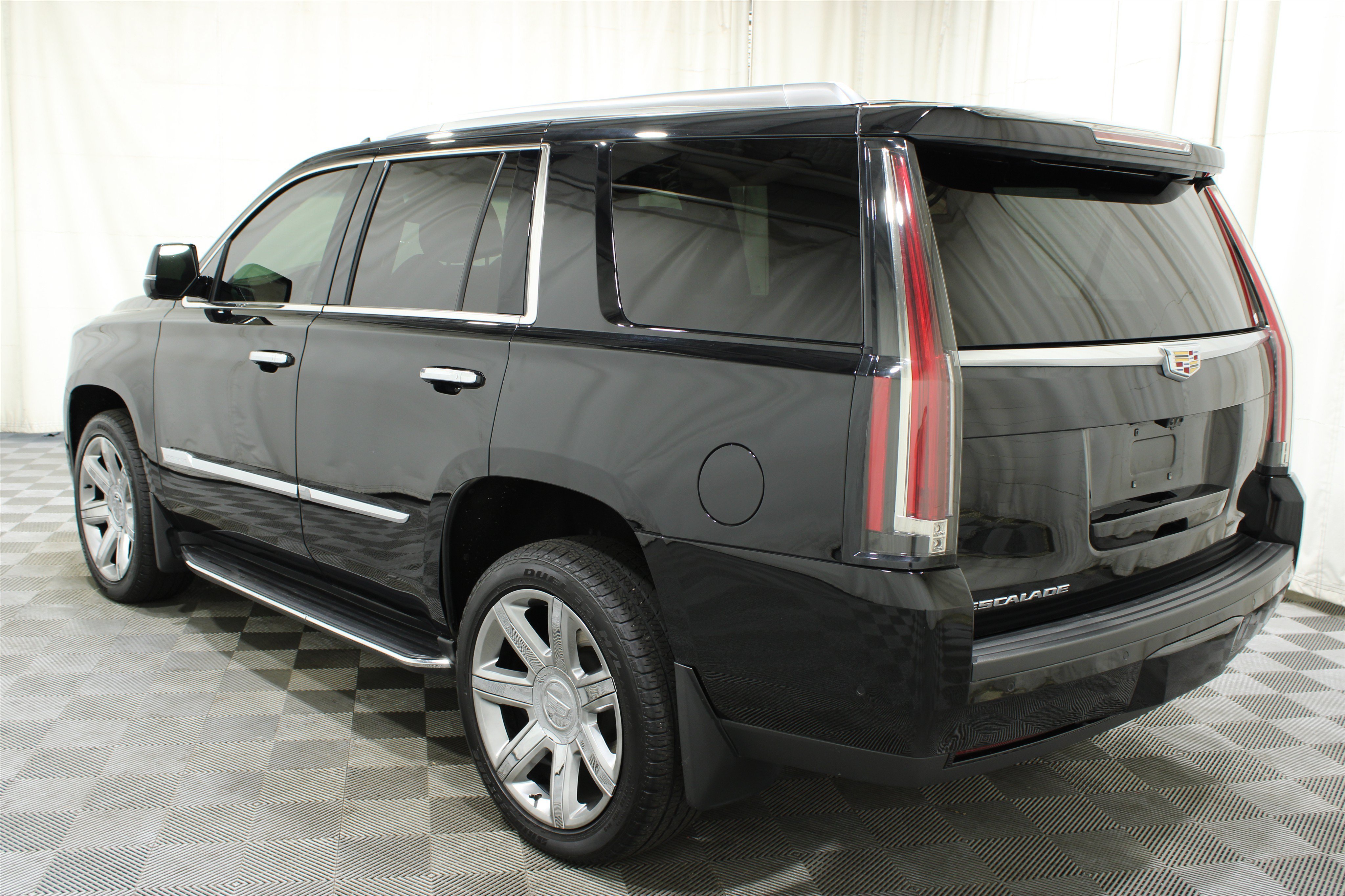Used 2019 Black Raven Cadillac Luxury image 43