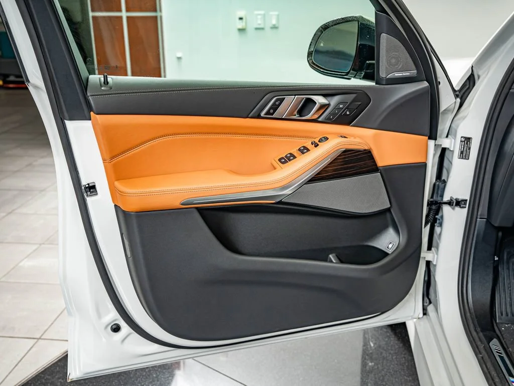 New 2026 White Metallic BMW xDrive50e image 18