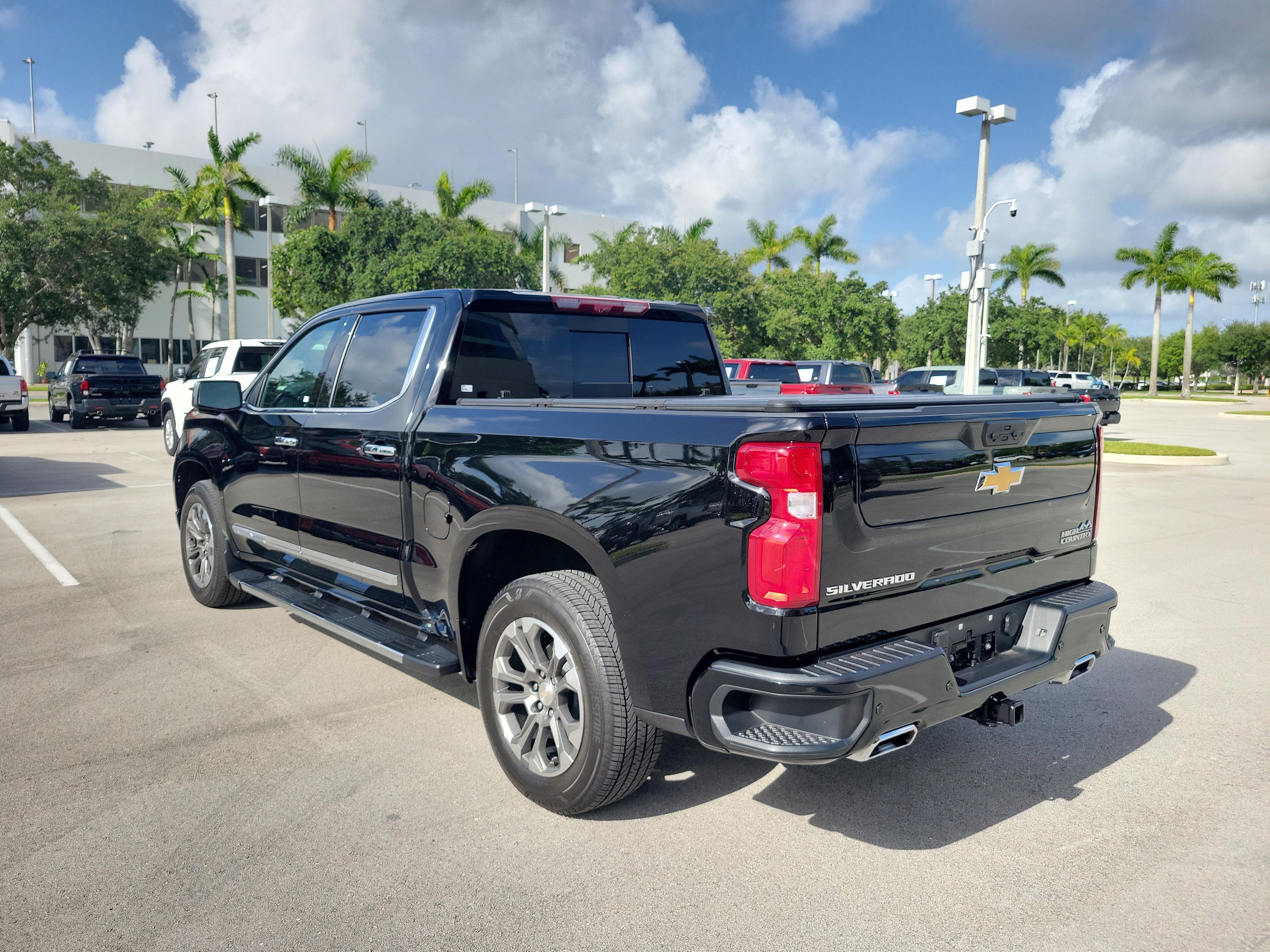 Used 2025 Black Chevrolet High Country image 5