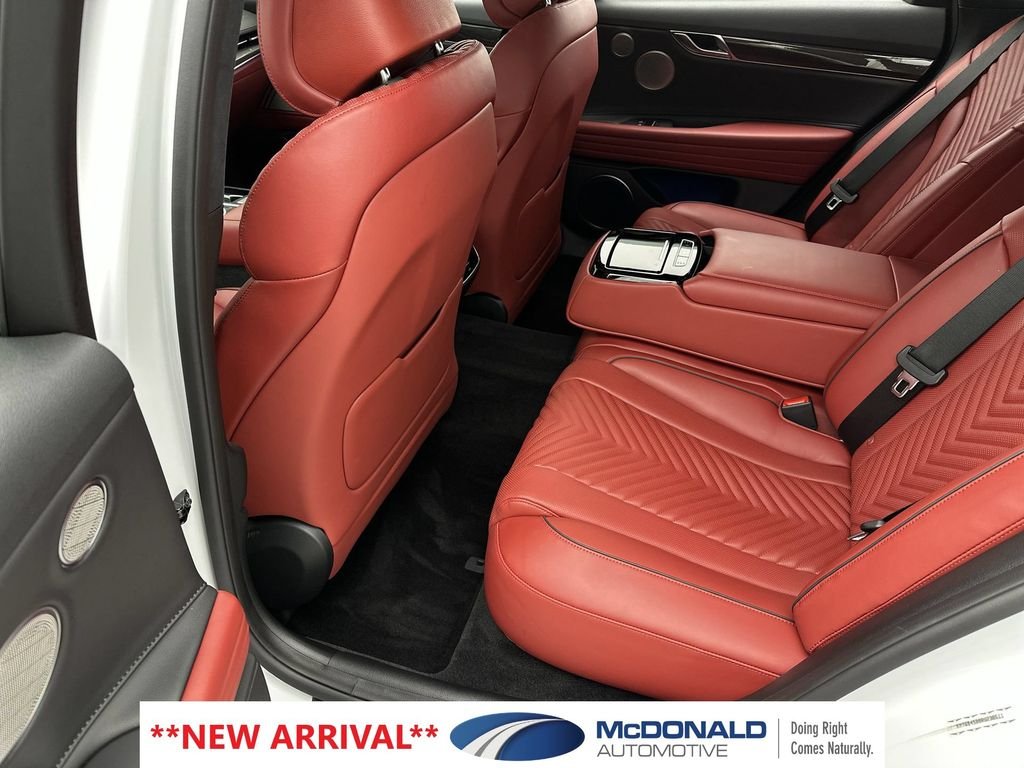 Used 2024 White Genesis 3.5T image 23