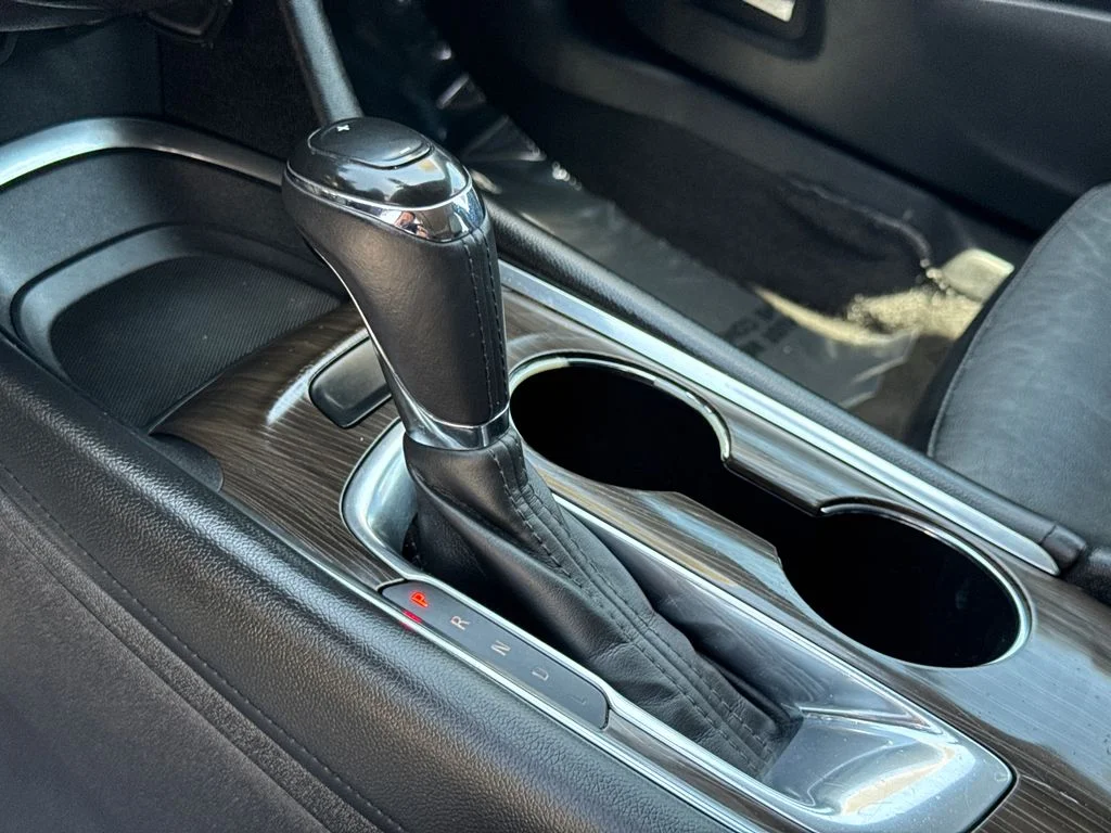 Used 2018 Gray Chevrolet Premier image 27