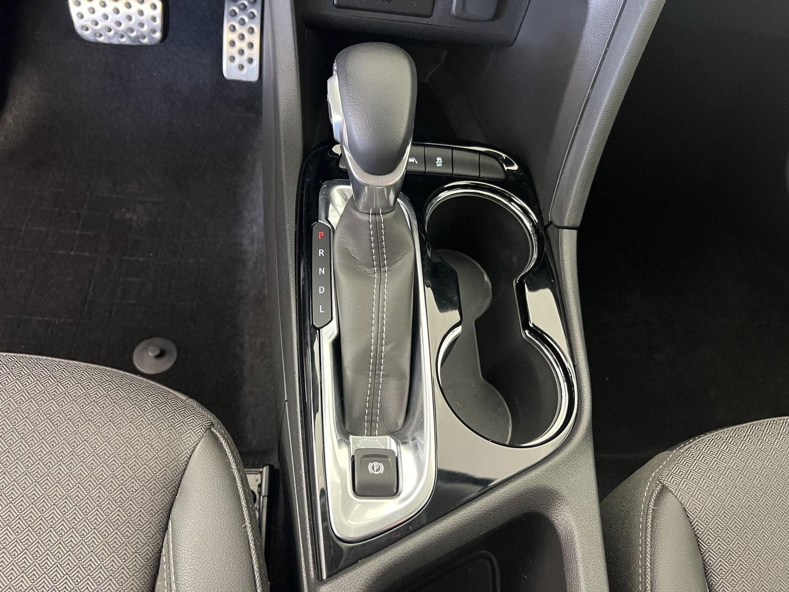 Used 2023 Cinnabar Metallic Buick Select image 16