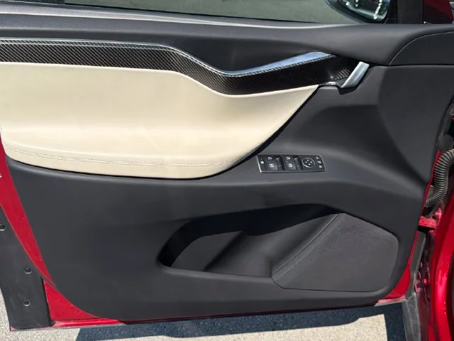 Used 2018  Tesla P100D image 15