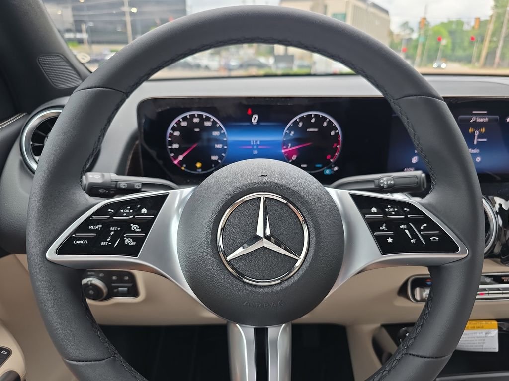 New 2026 White Mercedes-Benz GLB 250 image 20