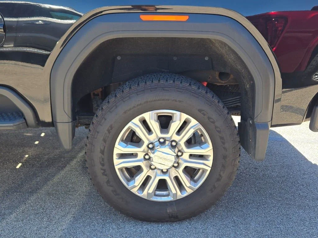 Used 2023 Black GMC Denali image 19