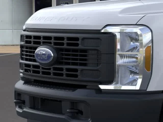 New 2026 Oxford White Ford XL image 18
