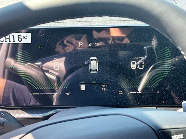 New 2026 Steel Gray Kia LX image 12