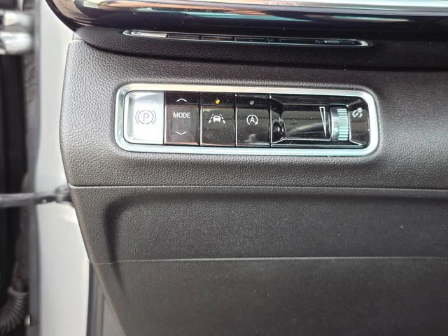 Used 2024 Gray Buick Preferred image 31