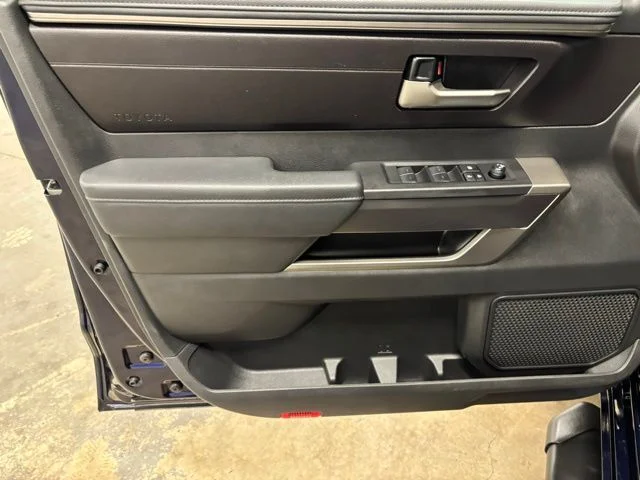 Used 2024  Toyota SR5 image 18