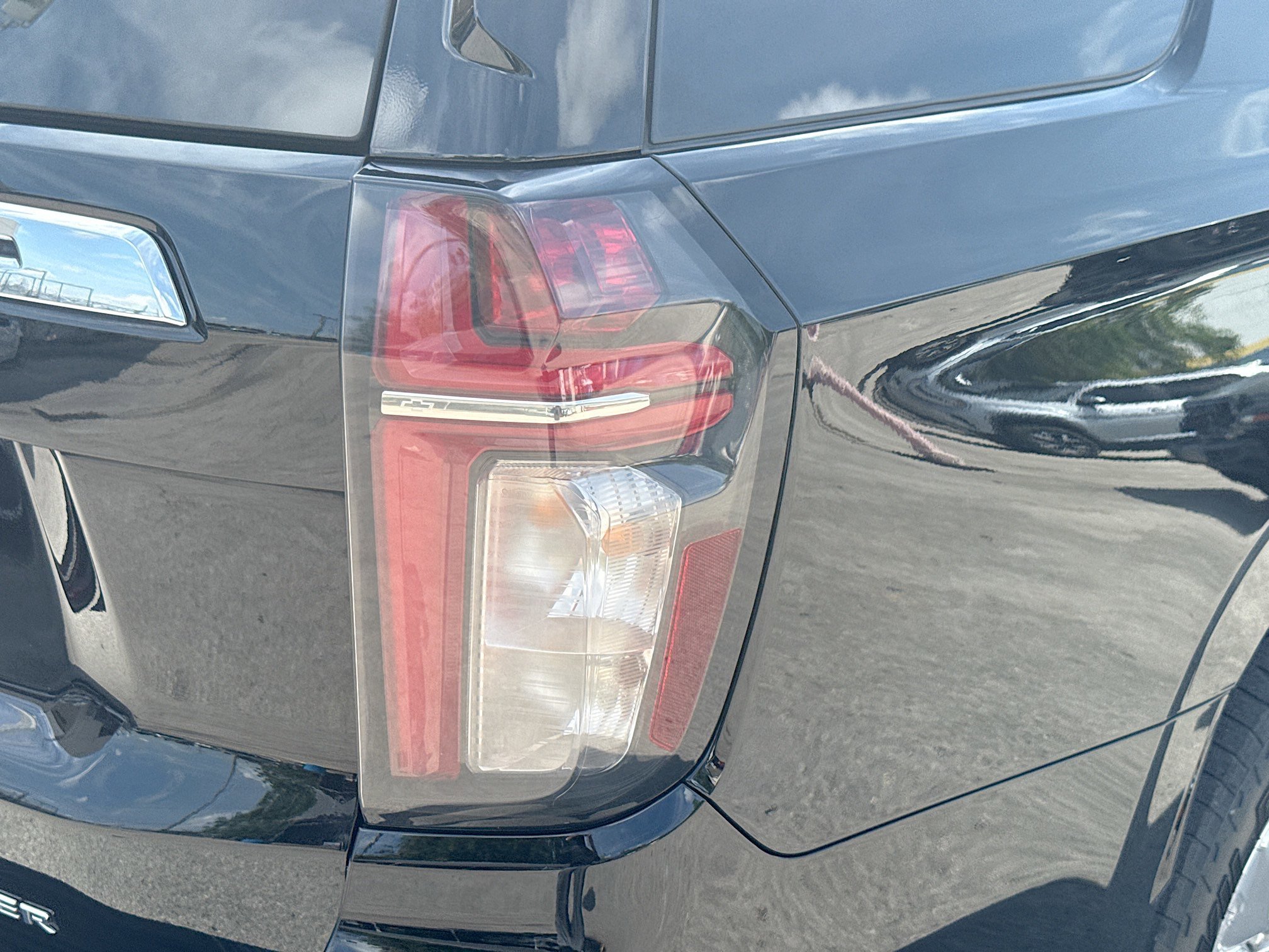 Used 2023 Black Chevrolet Premier image 25