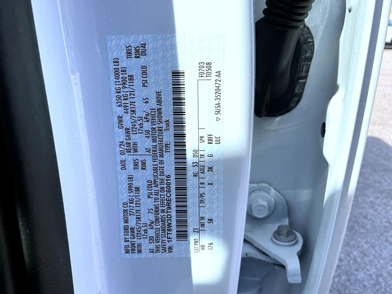 Used 2024 White Ford Lariat image 27