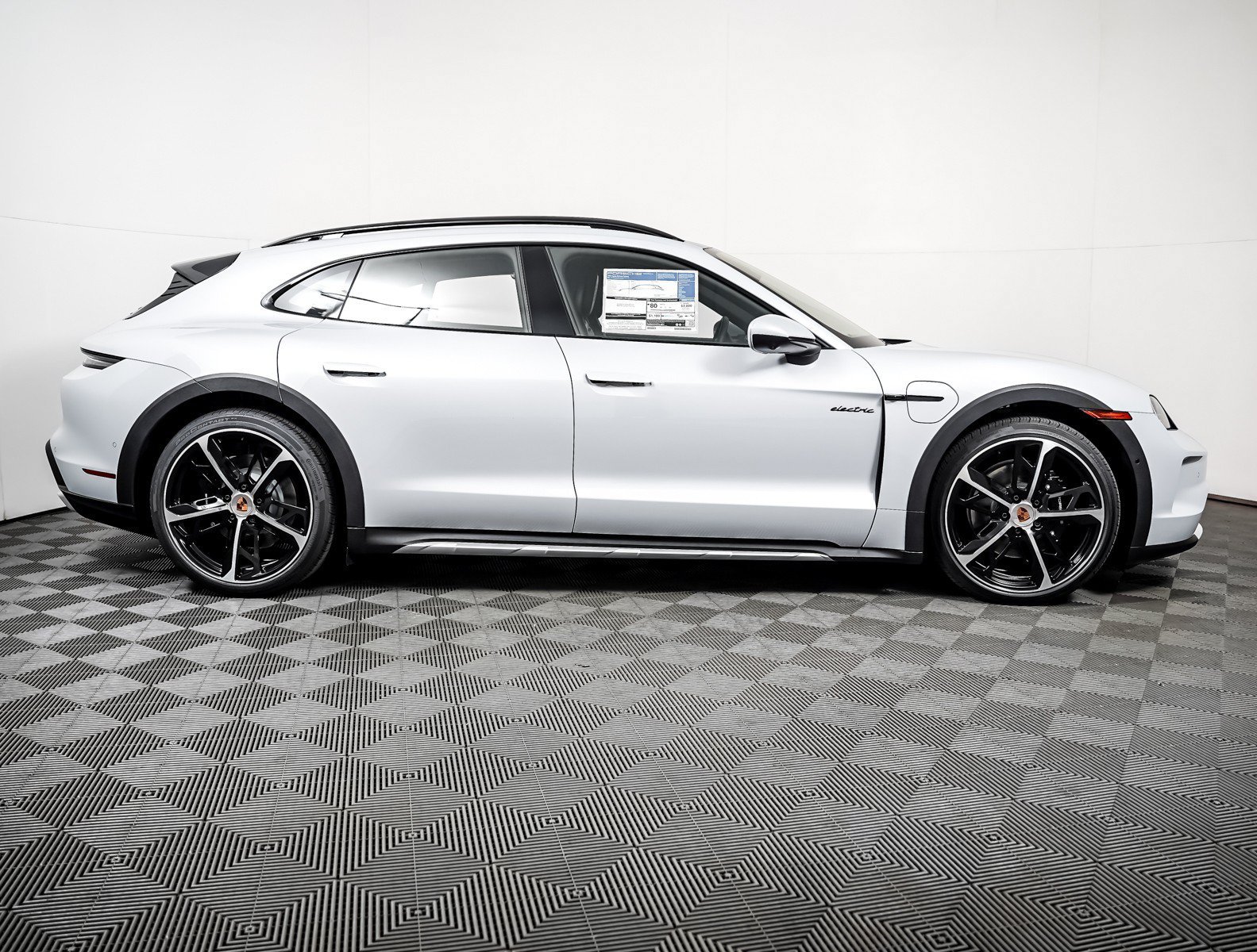 New 2026 ICE GREY M Porsche 4S Cross Turismo image 9