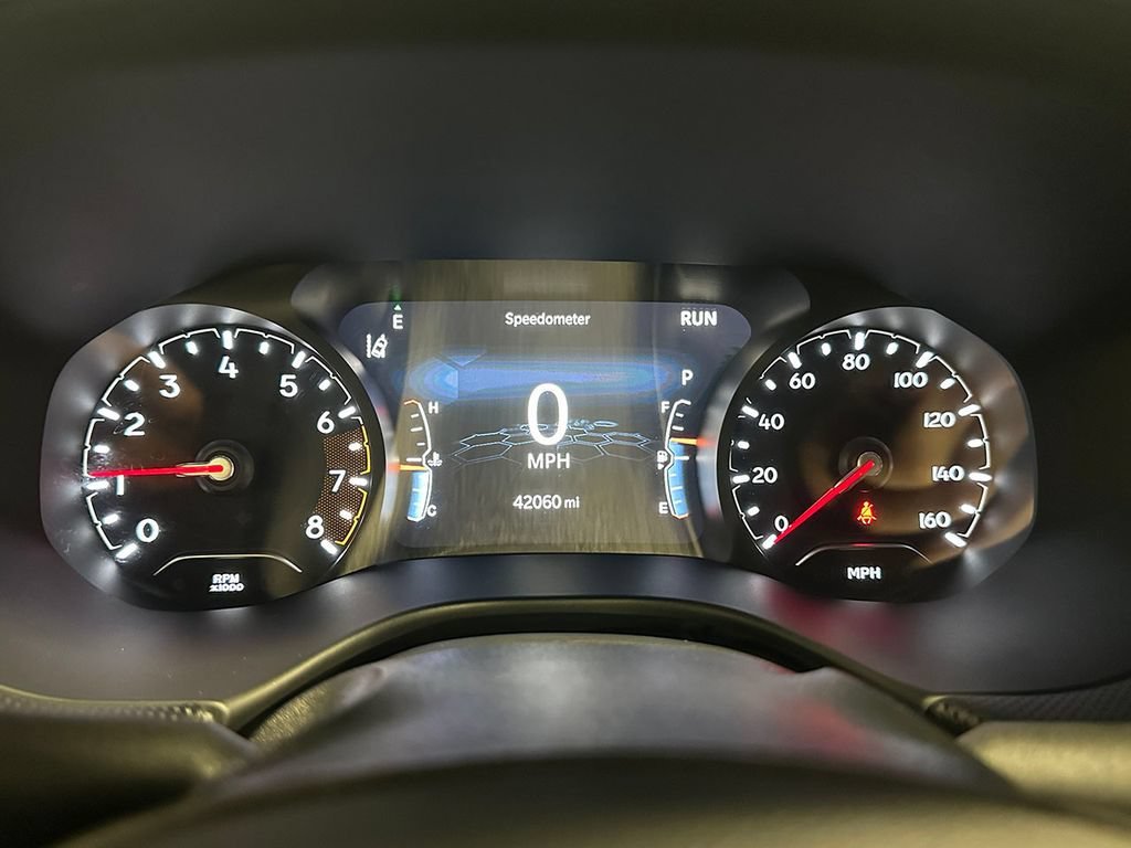 Used 2023  Jeep Altitude image 29