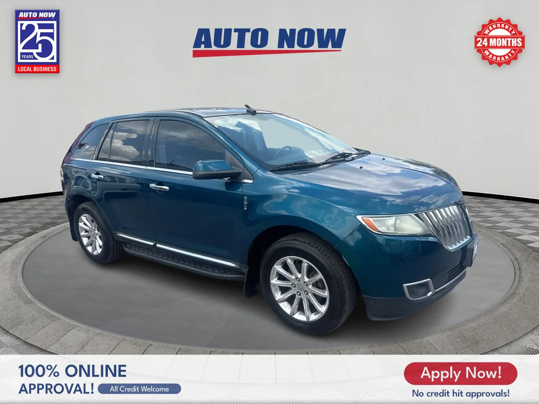 Used 2011 Dark Green Lincoln base image 6