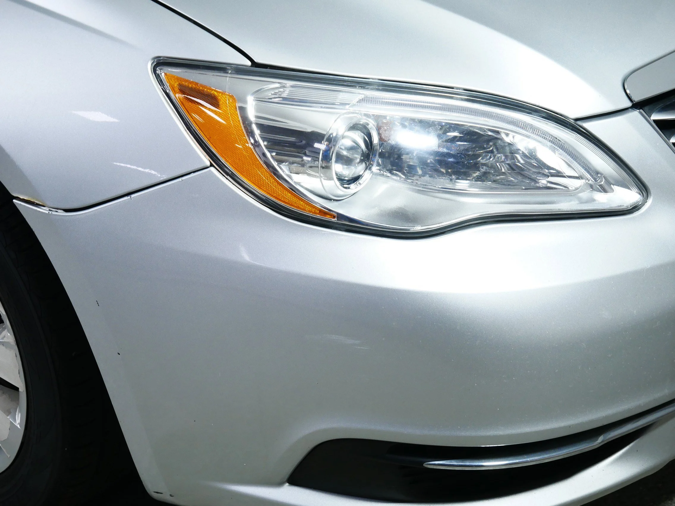 Used 2011 Bright Silver Metallic Chrysler LX image 16