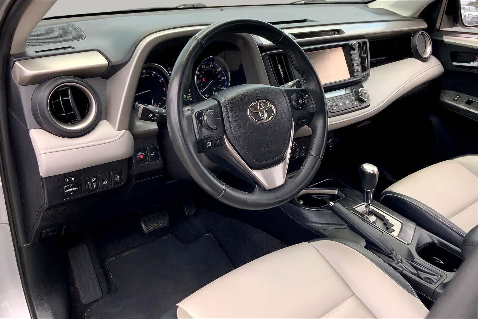 Used 2018 Silver Sky Metallic Toyota Limited image 17