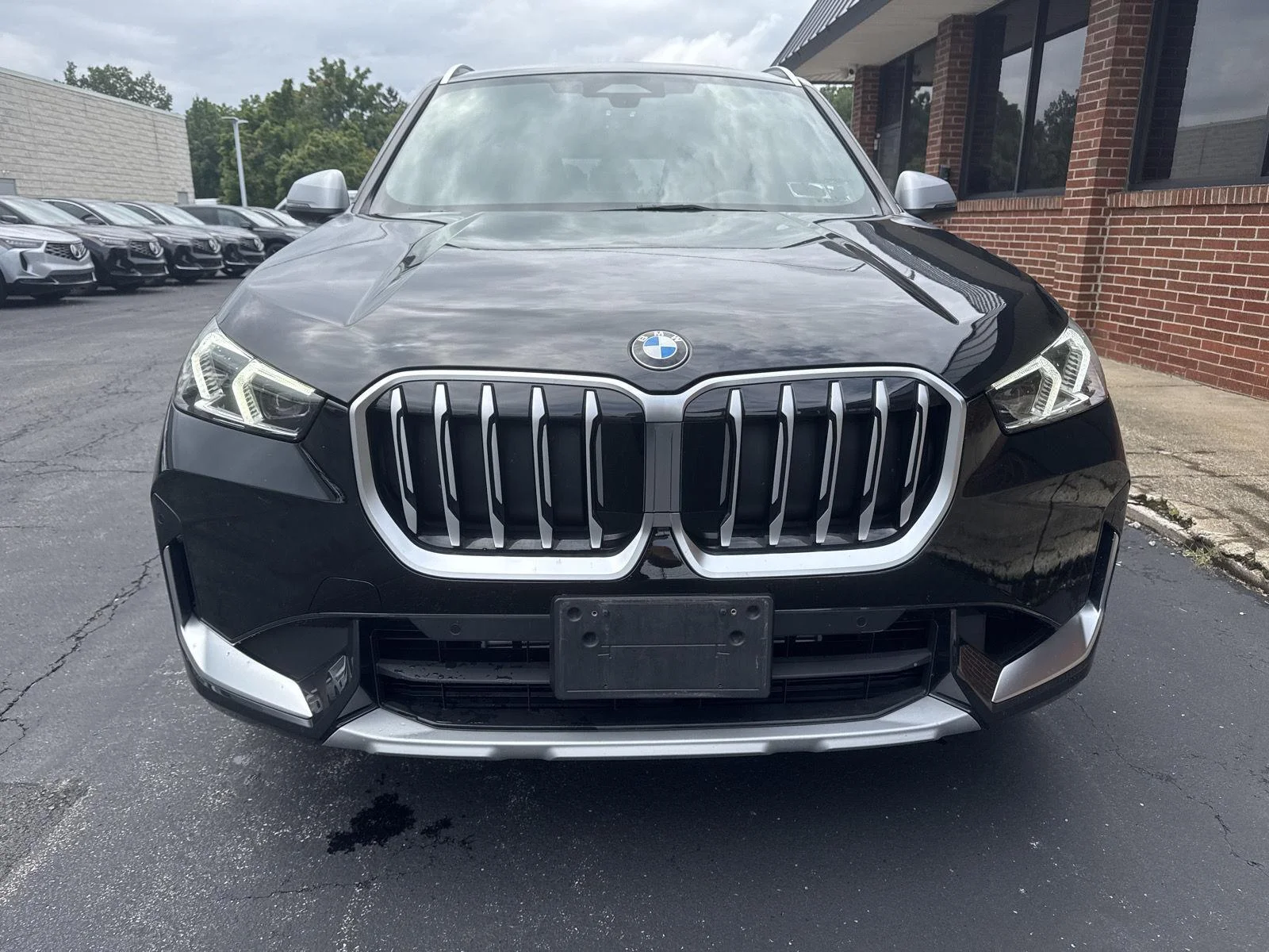 Used 2023 Jet Black BMW xDrive28i image 2