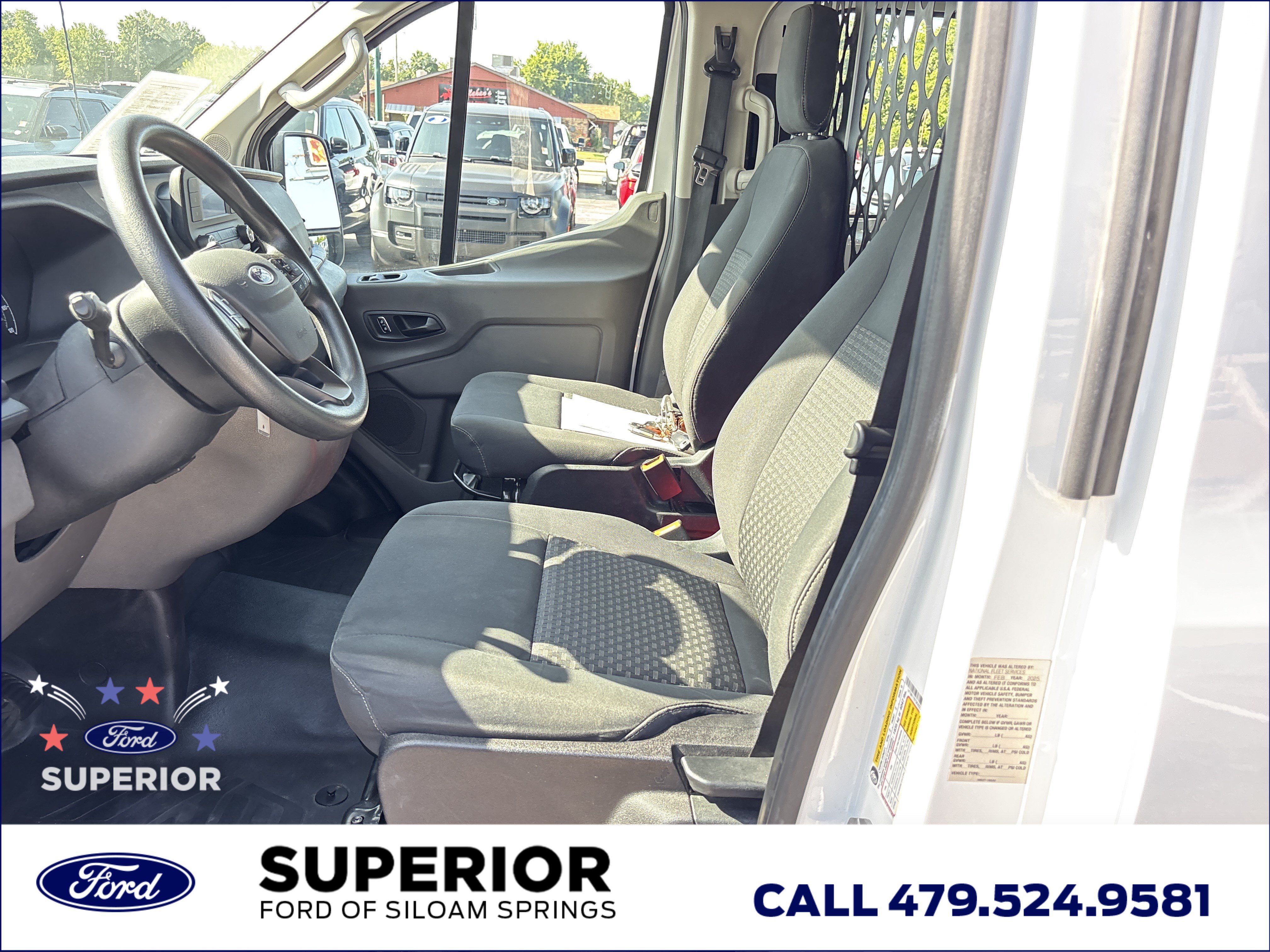 Used 2025 Oxford White Clearcoat Ford  image 16