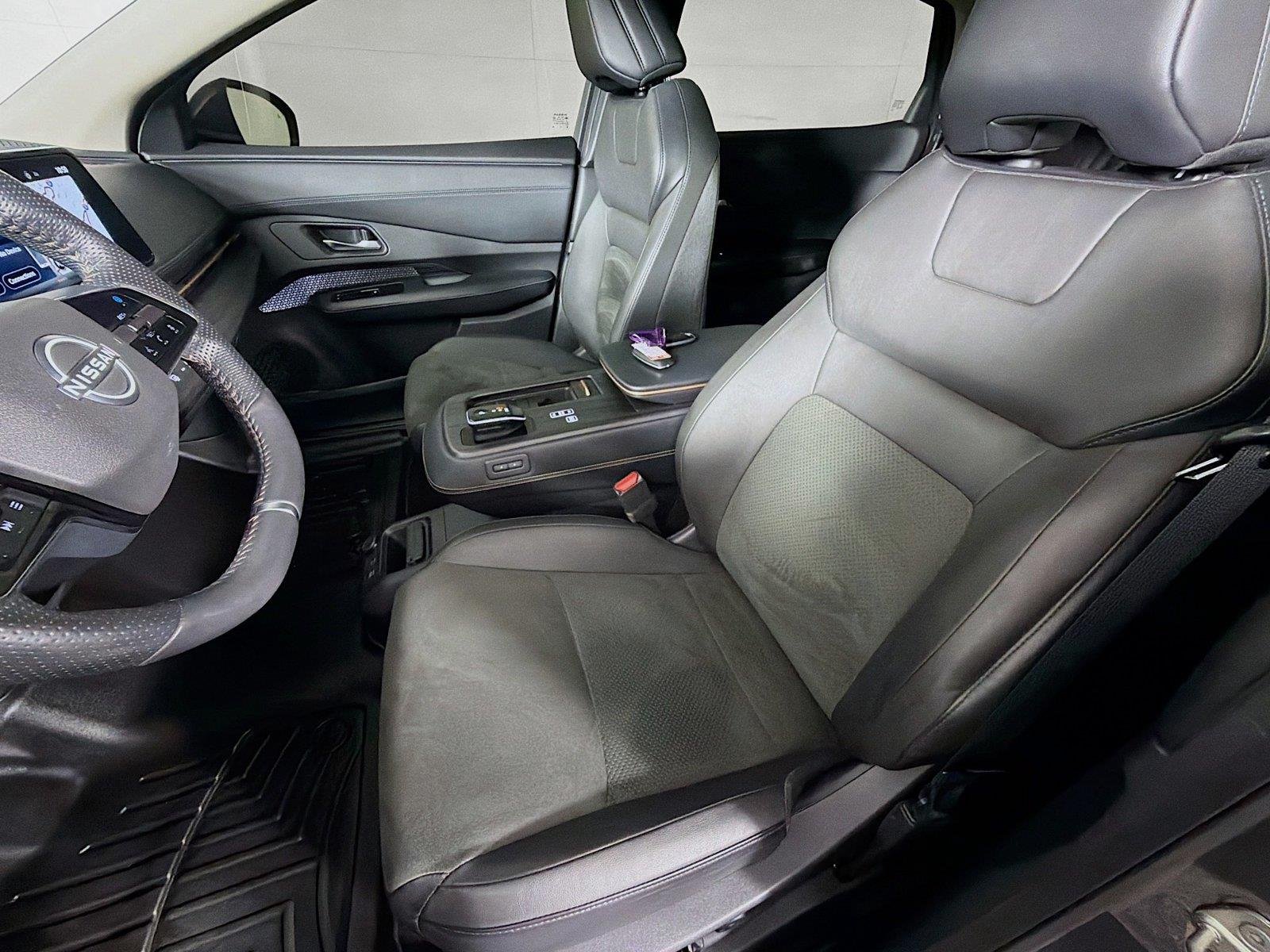 Used 2023 Gun Metallic Nissan ENGAGE image 2