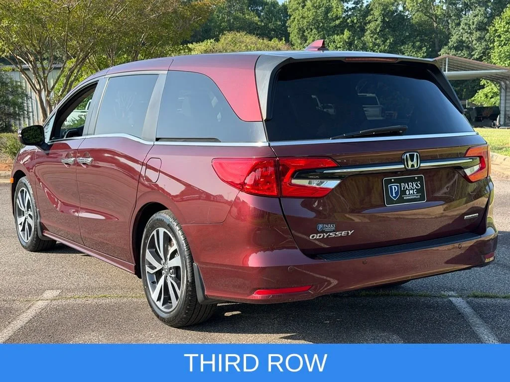 Used 2021 Red Honda Touring image 2