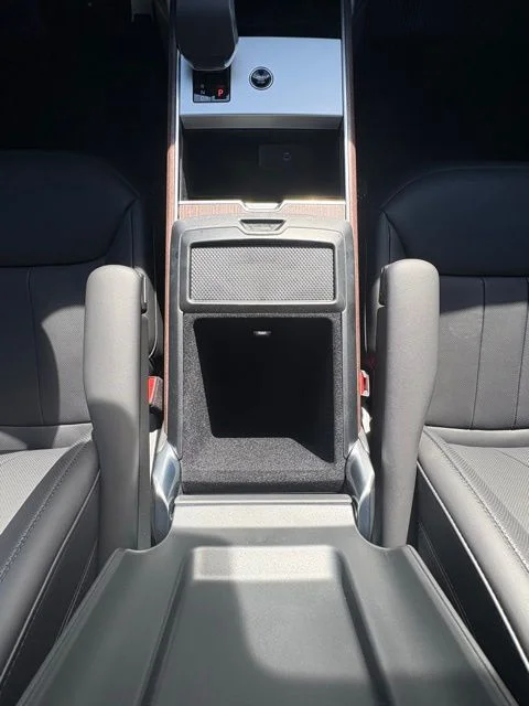 New 2026 Santorini Black Land Rover SE image 27