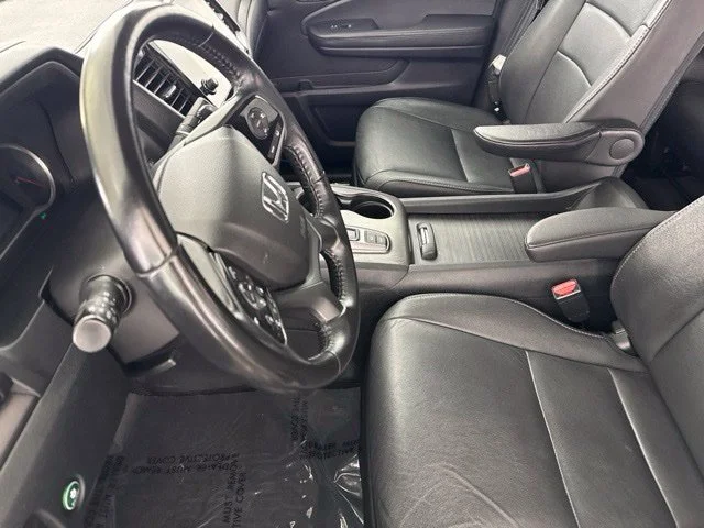 Used 2021 Black Honda EX-L image 23