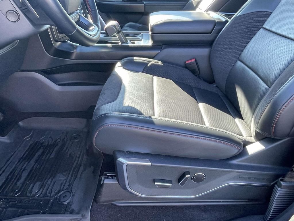 2025 Ford F-150 Raptor - Photo 12