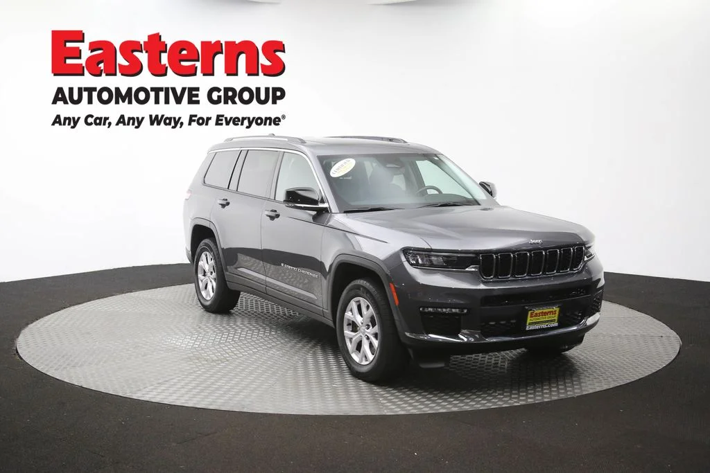 Used 2022 Gray Jeep Limited image 54