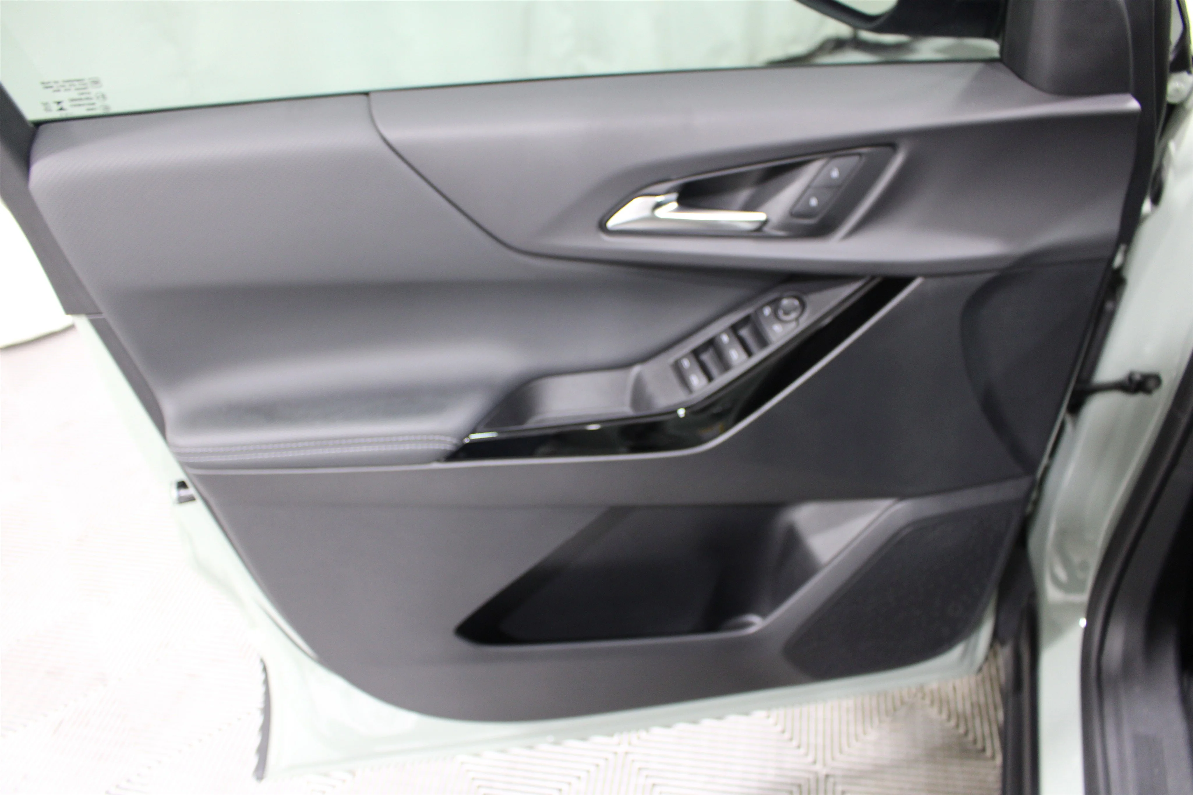 2026 Chevrolet Equinox LT - Photo 6