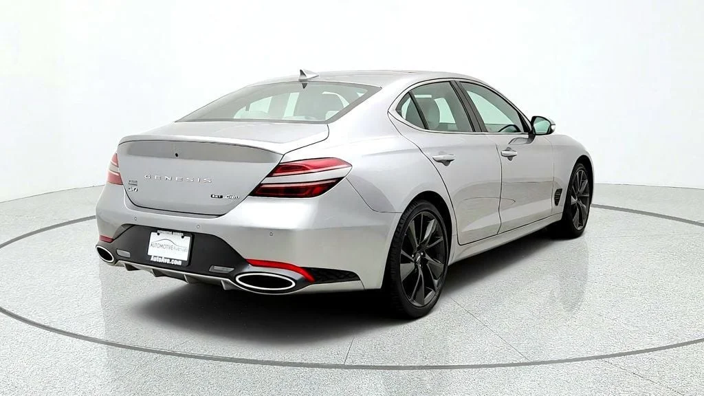 Used 2022 Savile Silver Genesis 3.3T AWD image 5