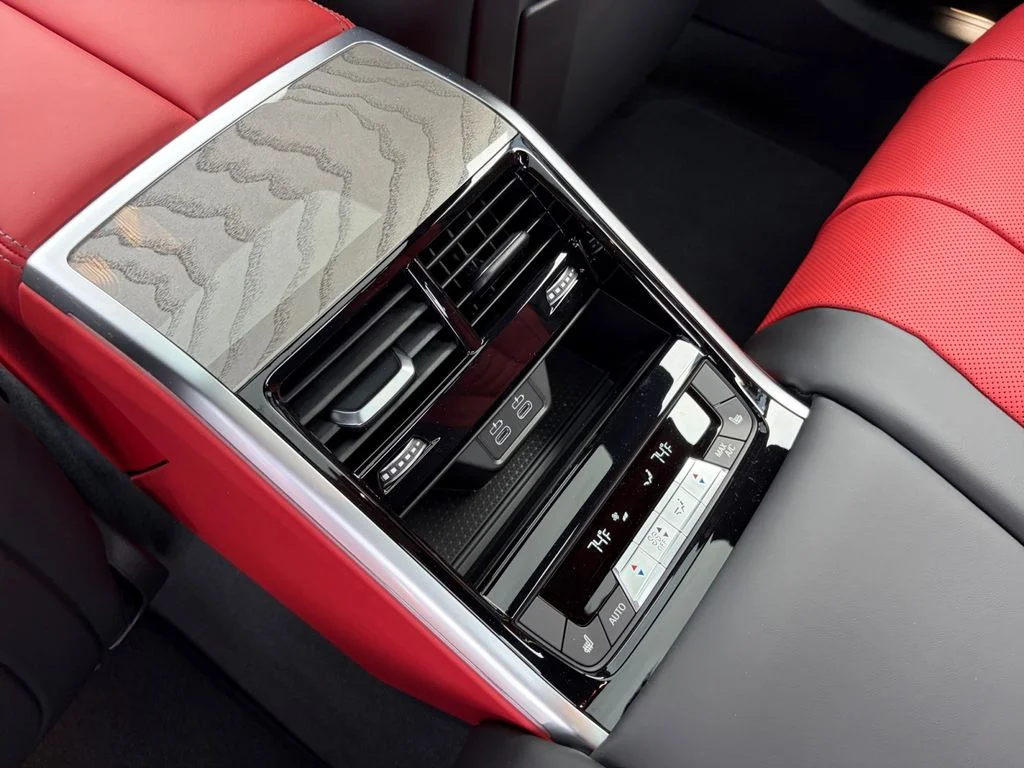 2026 BMW 8 Series 840i - Photo 24