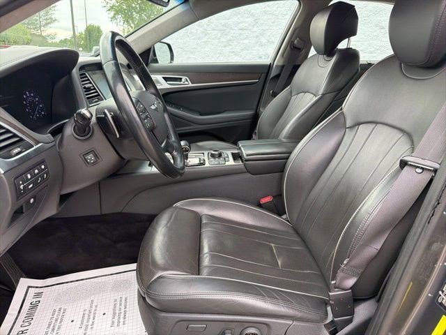 Used 2018 Himalayan Gray Genesis 5.0L Ultimate image 13