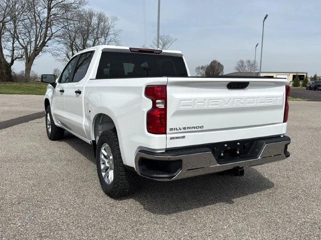 New 2026 Summit White Chevrolet WT image 15