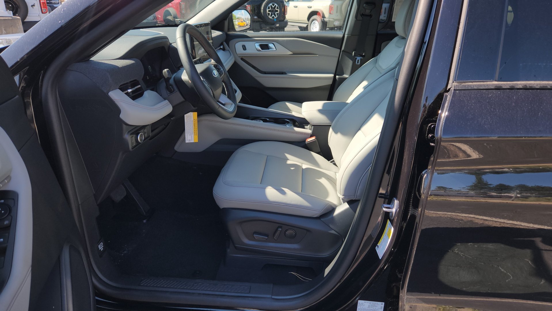 New 2027 Agate Black Metallic Ford Active image 13