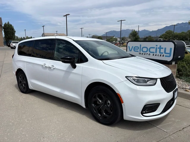 2024 Chrysler Pacifica Hybrid Select S Appearance