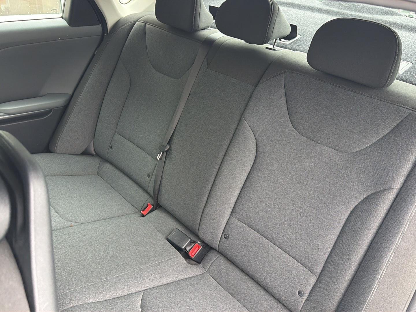 Used 2025 Snow White Pearl Kia LXS image 29