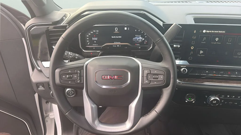 Used 2023 White GMC Elevation image 9