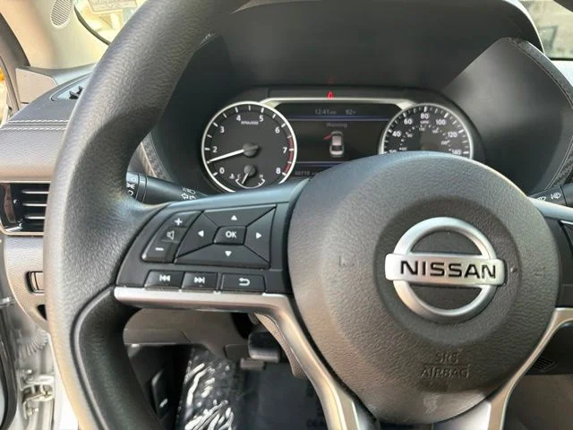Used 2023 Silver Nissan SV image 27