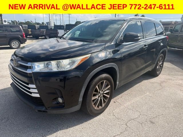 Used 2018 Black Toyota XLE image 1